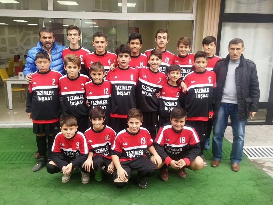 Haber: Play Off'a çıkan Boğazspor gençlerine Pideci Ayhan'dan ziyafet - Galeri-2