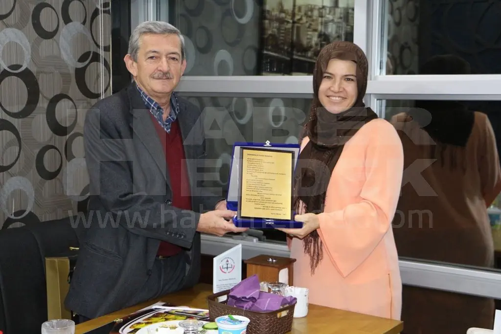 Haber: Akmanlar’a Meslektaşlarından Veda Yemeği - Galeri-4