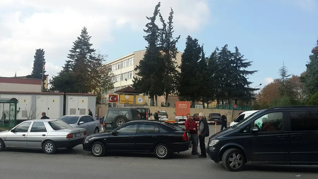 Haber: Okul Girişi mi? Otopark Girişi mi? - Öne Çıkan