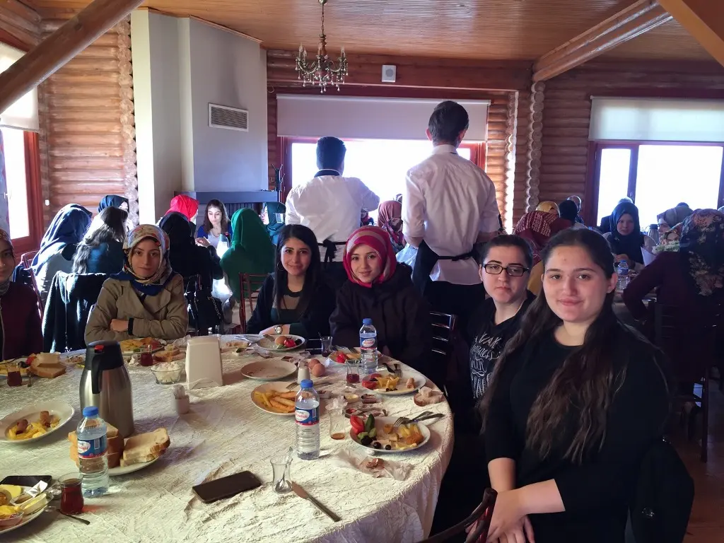 Haber: Bayraktepe Derneği Öğrenciler ile bir araya geldi - Galeri-1
