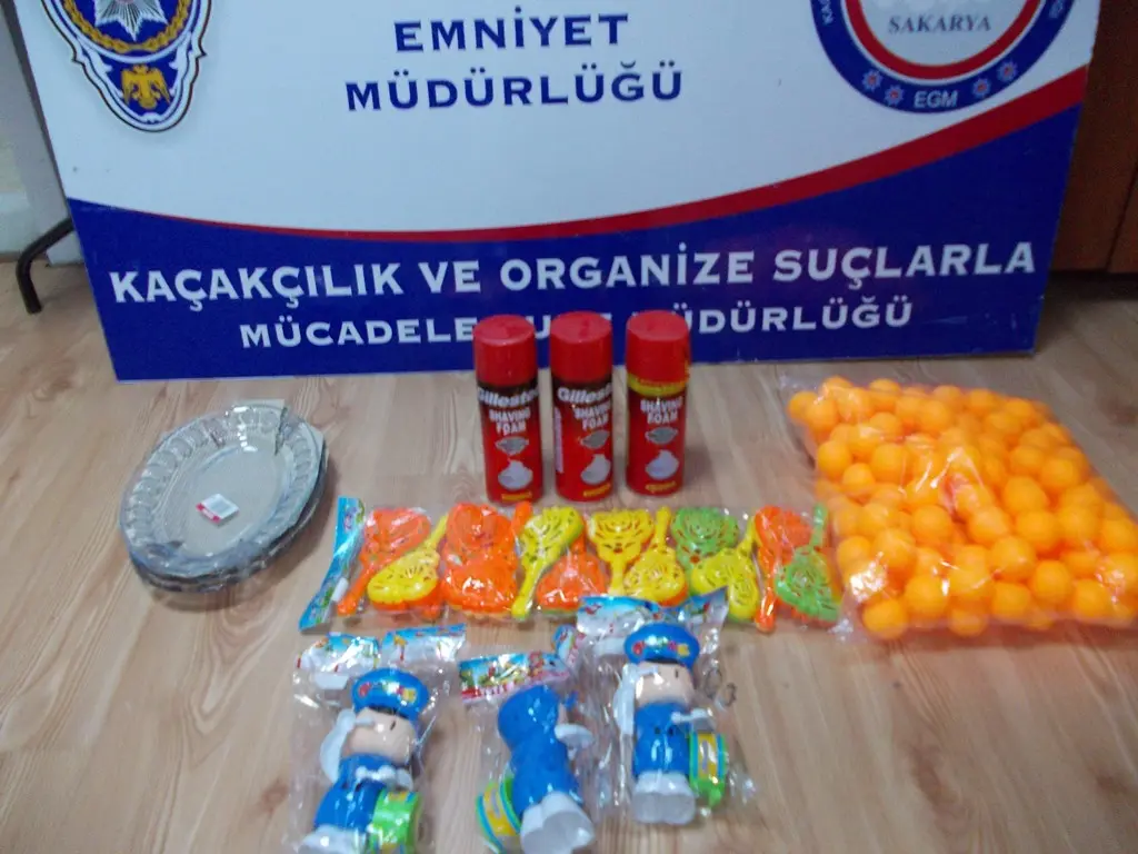 Haber: Emniyet 180 Bin Kaçak Sigara ve Oyuncak ele geçirdi - Galeri-1