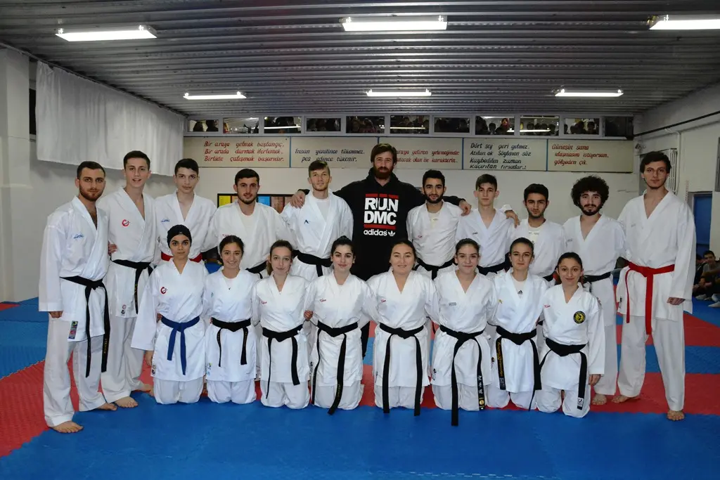 Haber: Dünya Şampiyonu Enes Erkan’dan Hendek Karate Takımına Moral - Galeri-1