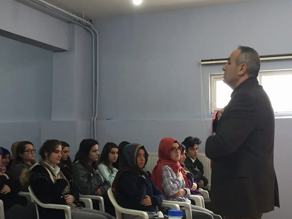 Haber: Doç.Dr. Mustafa Koç'tan Öğrencilere “Sınav Kaygısı ve Motivasyon” semineri - Galeri-2