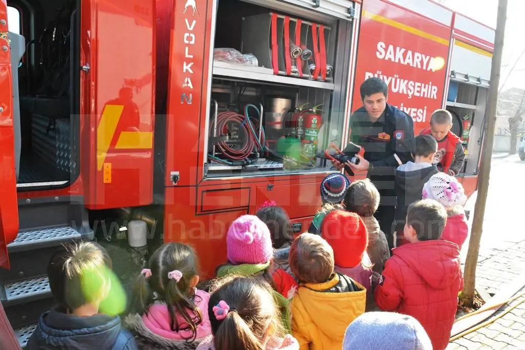 Haber: Noksel Anaokulu İtfaiyeyi Gezdi - Galeri-5
