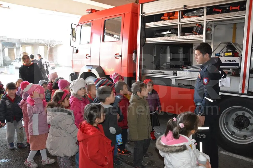 Haber: Noksel Anaokulu İtfaiyeyi Gezdi - Galeri-2