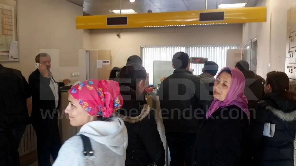 Haber: PTT’de Vatandaşı  İsyan Ettiren Kuyruk - Galeri-1