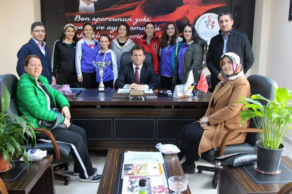Haber: Şampiyon Kızlardan Spor Müdürüne Ziyaret - Öne Çıkan