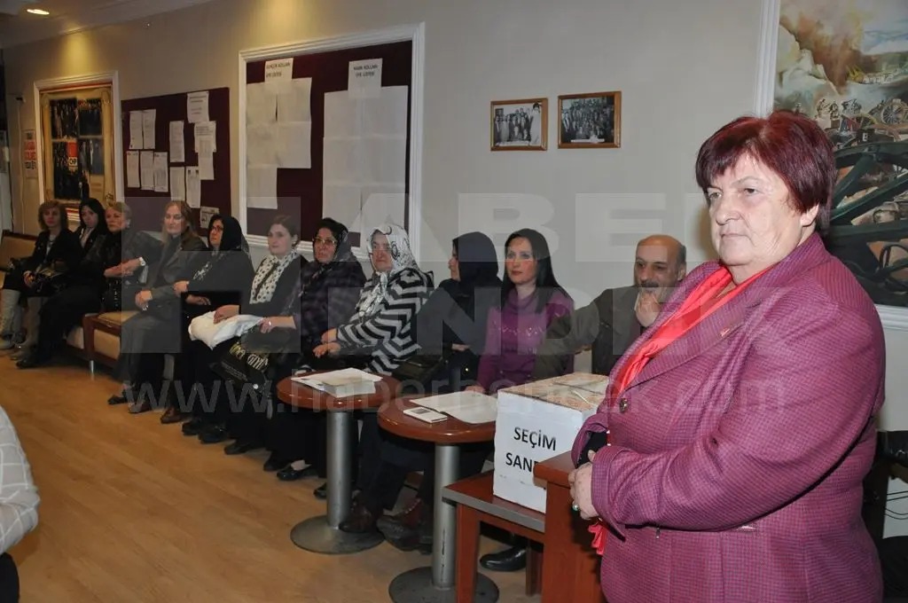 Haber: CHP Kadın Kollarında Şeşen Güven tazeledi - Galeri-5
