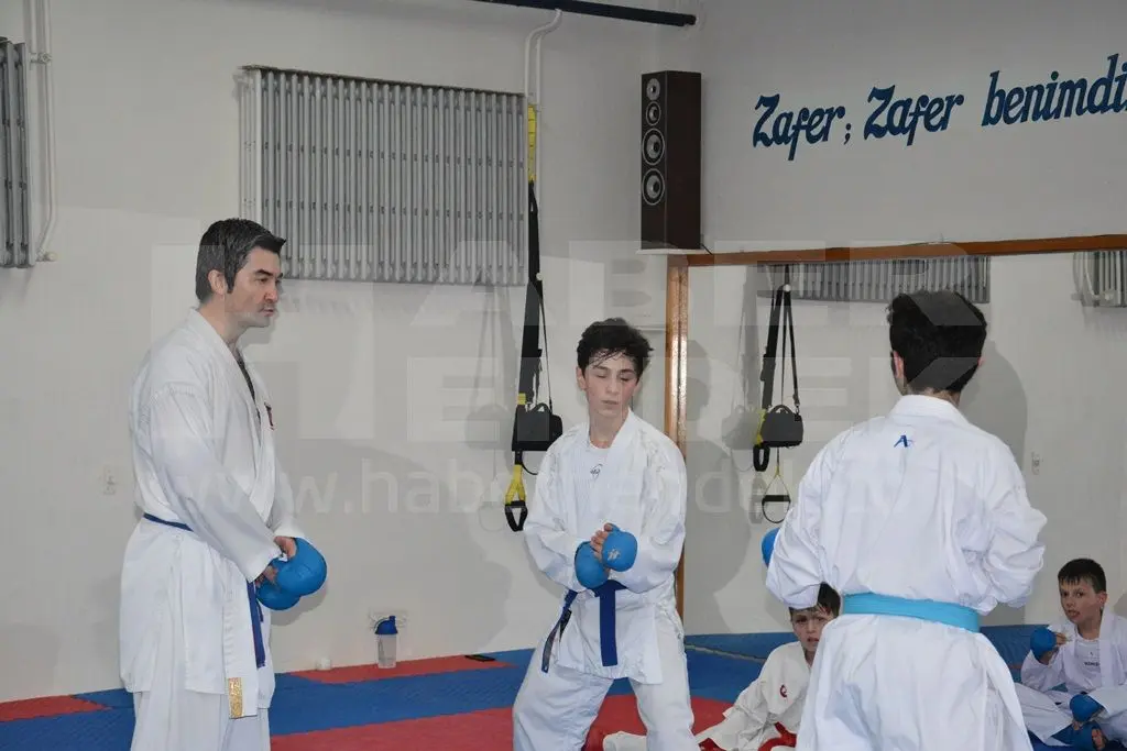 Haber: Hendek’li Karateciler Dünya Şampiyonu ile Buluştu - Galeri-4