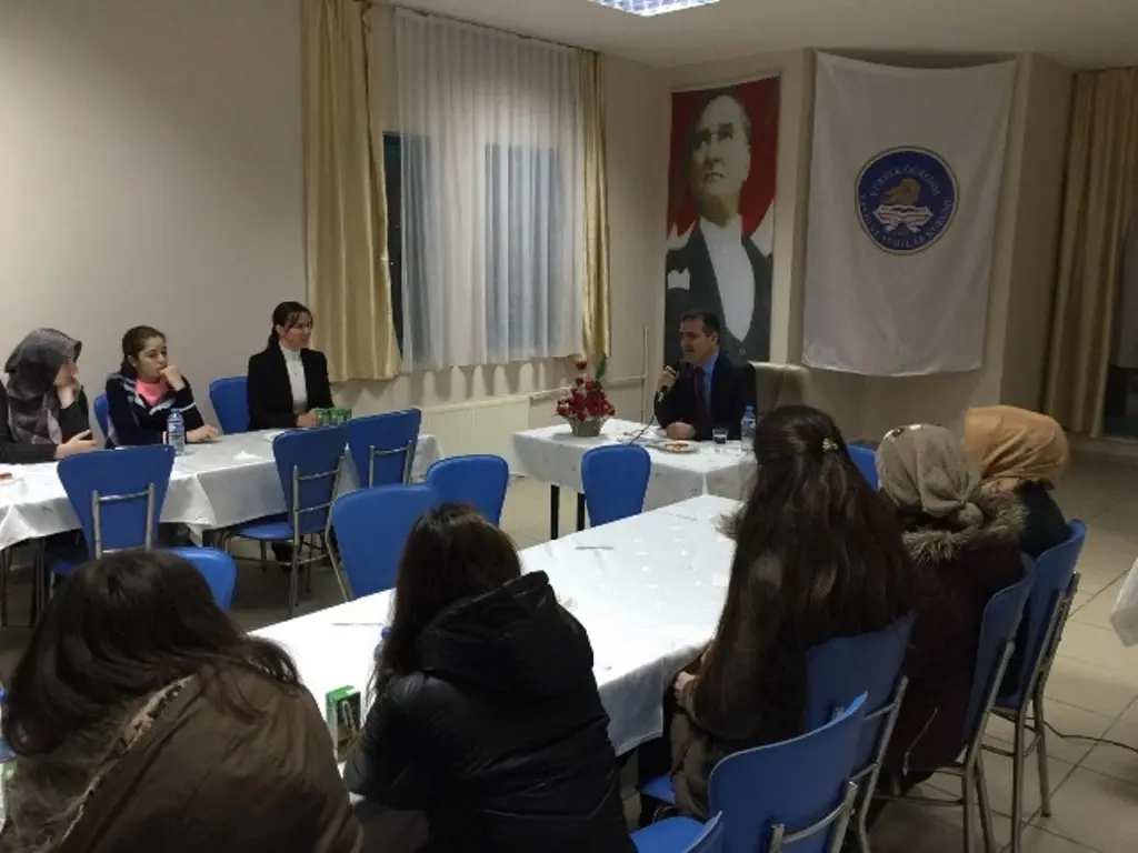 Haber: Kaymakam Akbıyık, Kariyer Günleri Programına katıldı - Galeri-2
