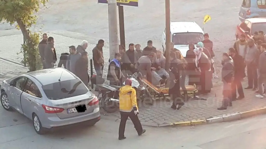Haber: Motorsiklet, Otomobile  çarptı bir yaralı - Galeri-1