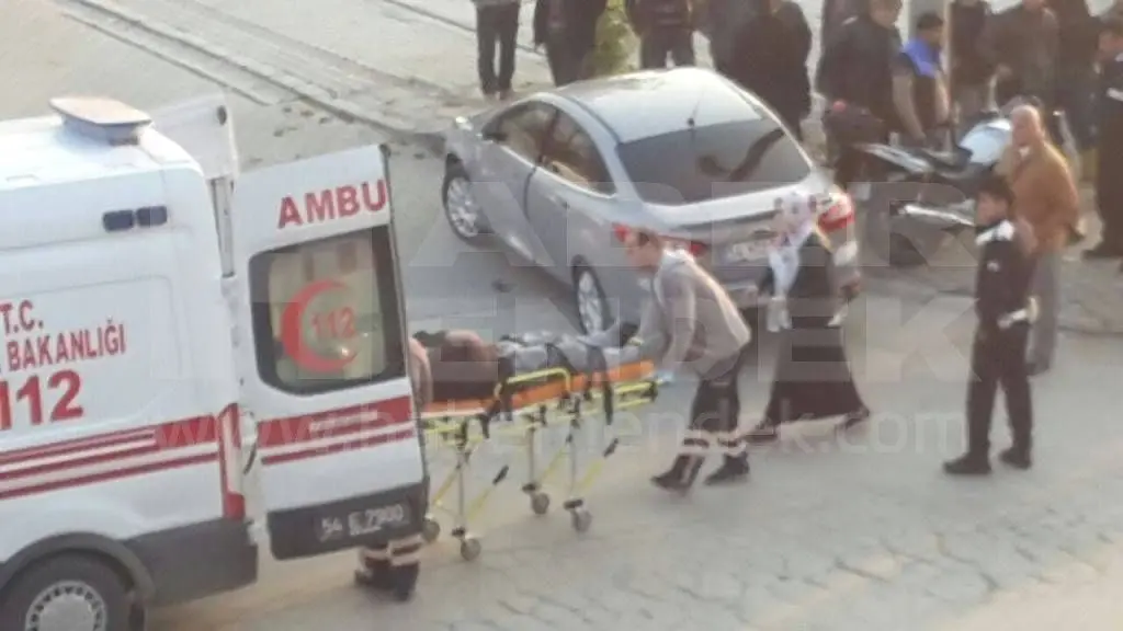 Haber: Motorsiklet, Otomobile  çarptı bir yaralı - Öne Çıkan