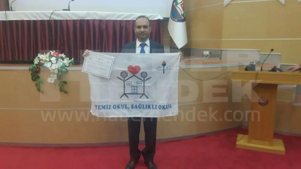 Haber: Hendek Kazımiye Cumhuriyet Okuluna Beyaz bayrak - Galeri-2