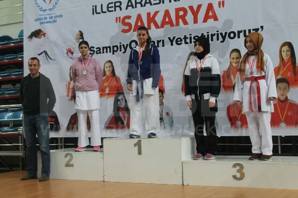 Haber: Atikehanım Anadolu Lisesi Karatecileri Yemekte buluştu - Galeri-2
