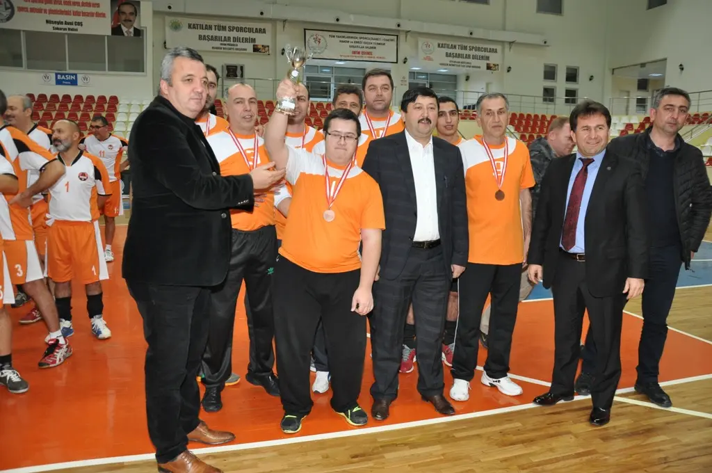 Haber: Esnaf ve Sanatkarlar turnuvayı 3. Bitirdi - Öne Çıkan