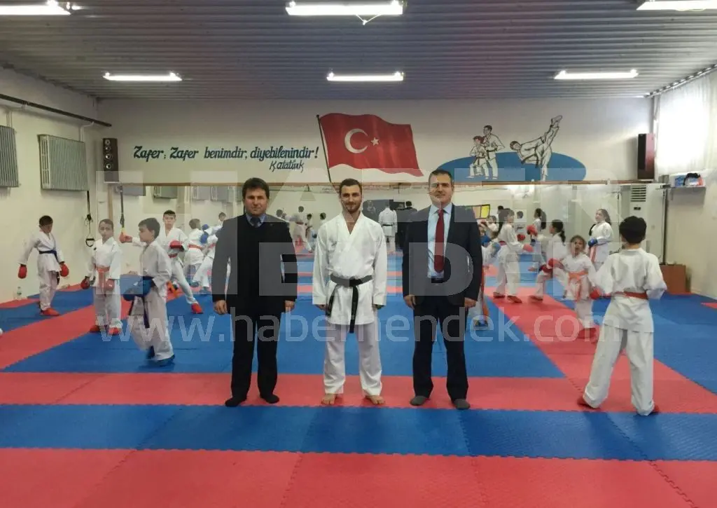 Haber: Kaymakam Akbıyık,Karatecileri Ziyaret etti - Galeri-1