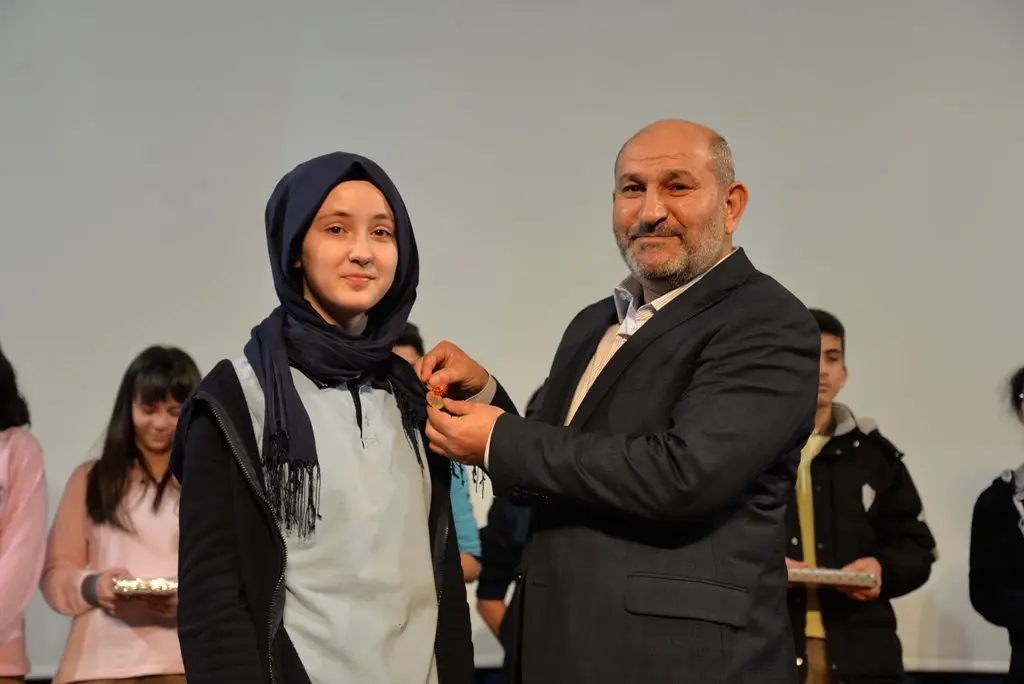 Haber: Hendek’te Başarılar tek tek ödüllendirildi - Galeri-6