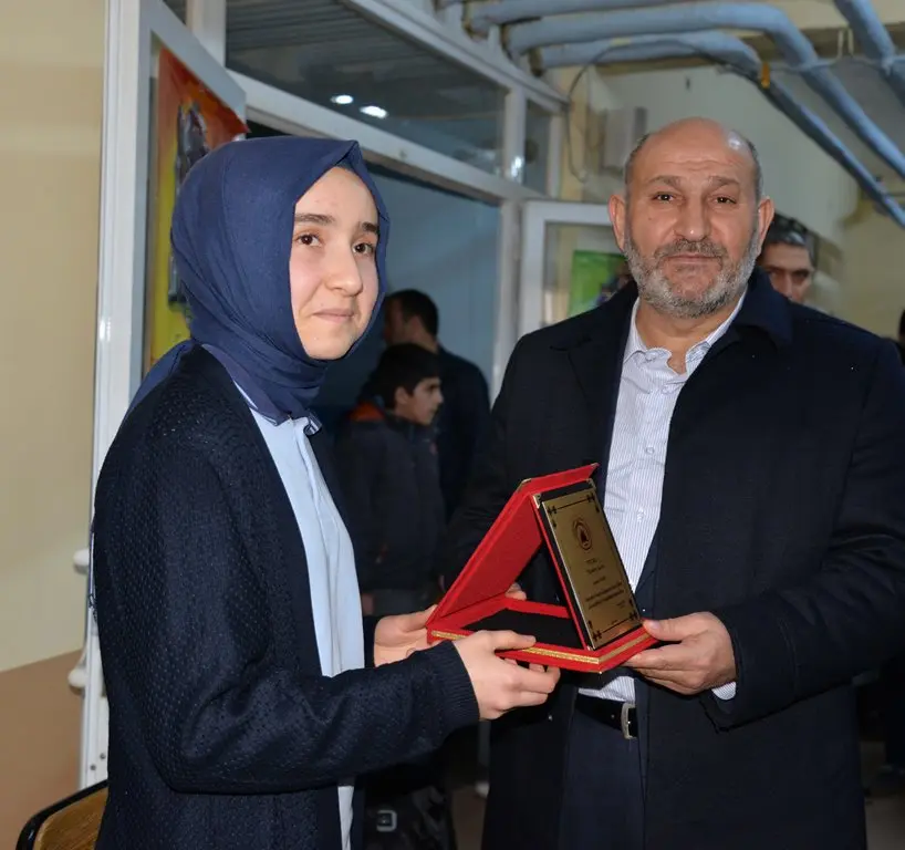 Haber: TEOG Türkiye birincisine okulunda tören - Galeri-3