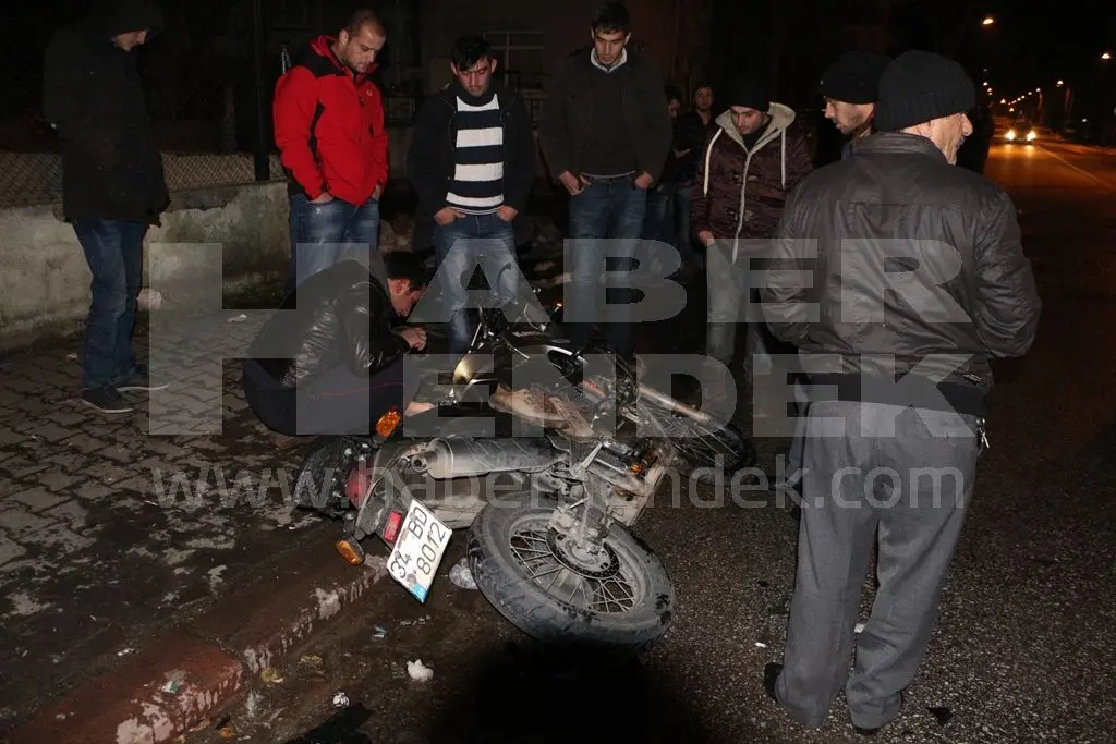 Haber: Otomobil İle Motosiklet Çarpıştı 1 Yaralı - Galeri-2