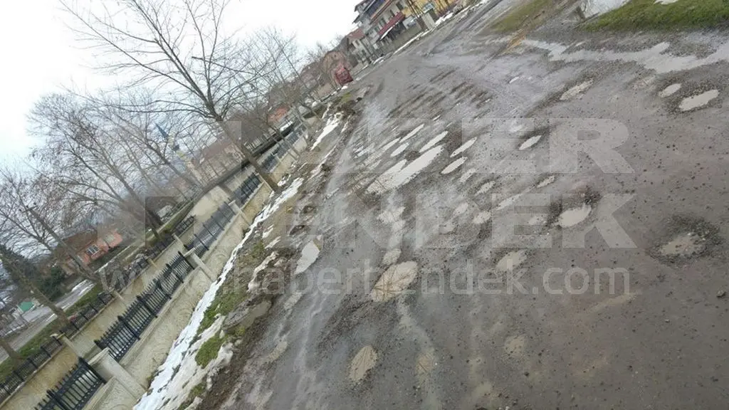 Haber: Patates Tarlasına Dönen Yol Bakım Bekliyor - Galeri-2