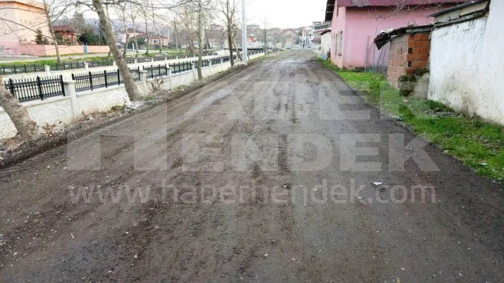 Haber: Patates Tarlasına Dönen Yol Yapıldı - Galeri-1