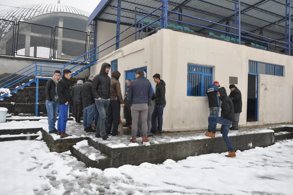 Haber: Hendek Gençlikspor Maçına Kar Engeli - Galeri-1