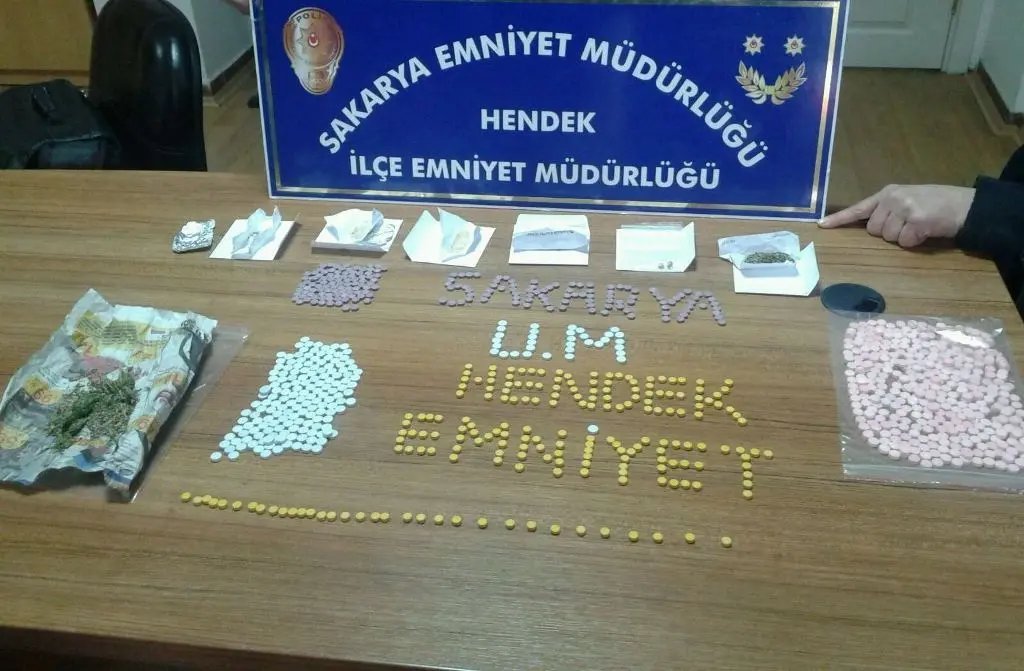 Haber: Polis’ten Cezaevine Paket Servisi Devam Ediyor - Öne Çıkan