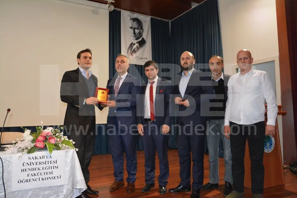 Haber: Ünlü Oyuncu Mehmet Aslan Gençlerle Buluştu - Galeri-4