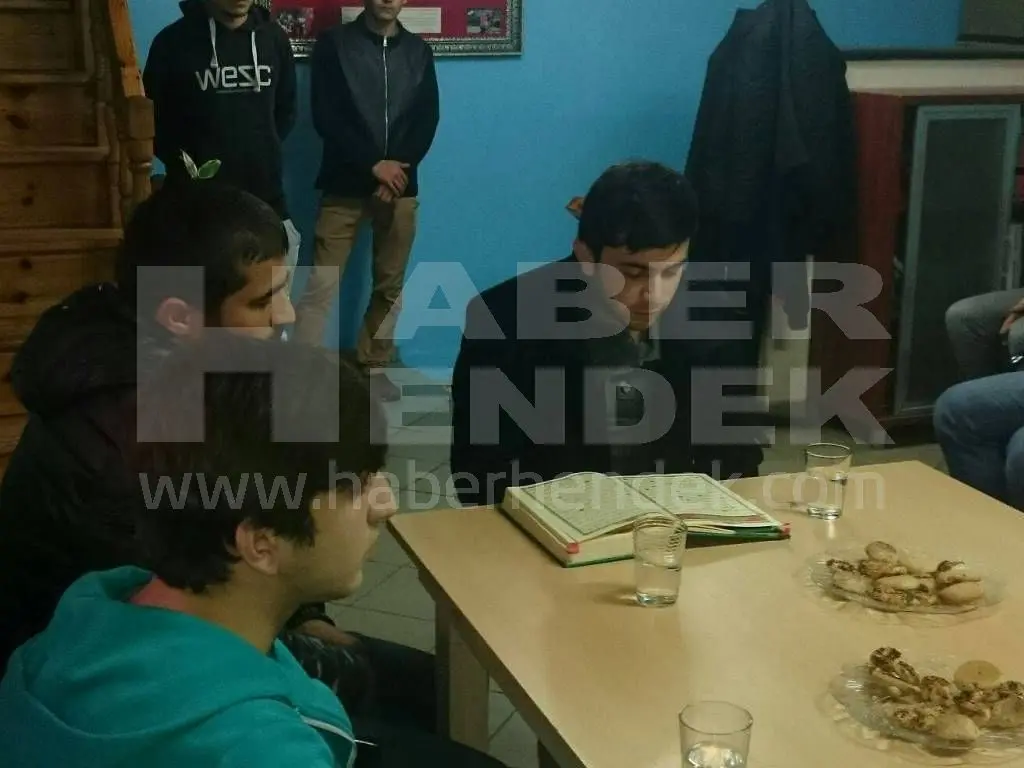 Haber: Hendek’te Ülkücüler Hocalı’yı Dualarla Andılar - Galeri-4