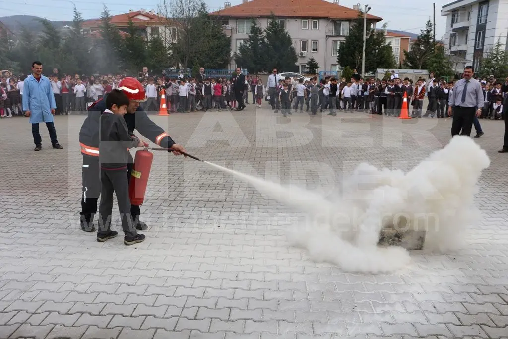 Haber: Noksel Okulu Öğrencilerinden Başarılı Tatbikat - Galeri-5