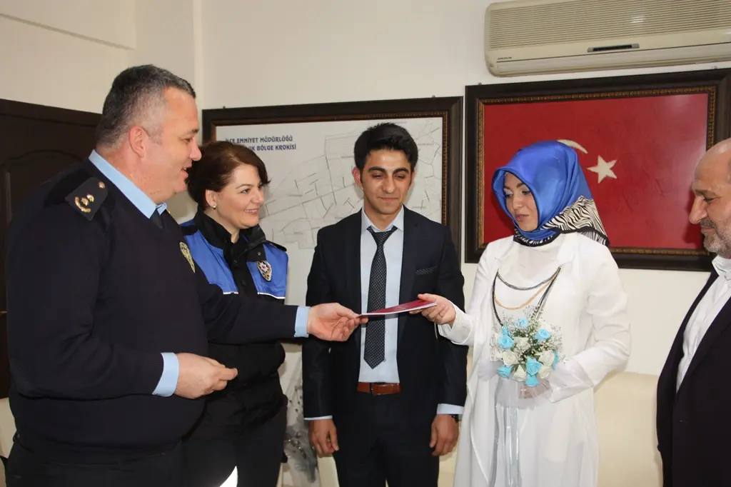 Haber: Emniyette Bir Ömür Boyu Hayata Evet Dediler - Galeri-2