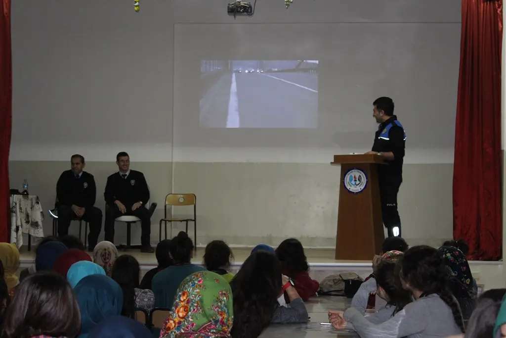 Haber: Trafikte En Önemli Kural Saygıdır - Galeri-1