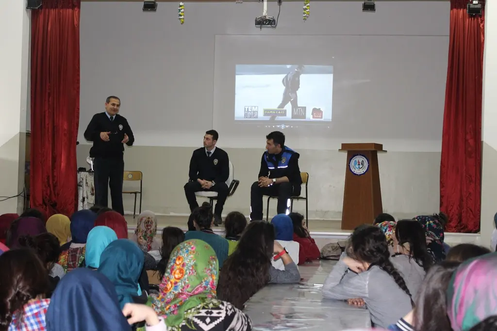 Haber: Trafikte En Önemli Kural Saygıdır - Galeri-2