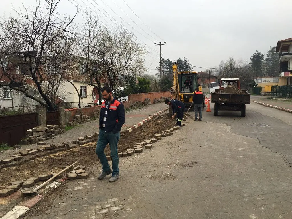 Haber: Hendek Belediyesi Fen İşleri ekipleri çalışıyor - Öne Çıkan