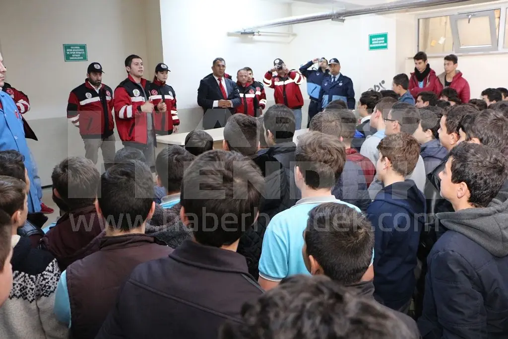 Haber: Hakut Öğrencileri Bilinçlendiriyor - Galeri-1