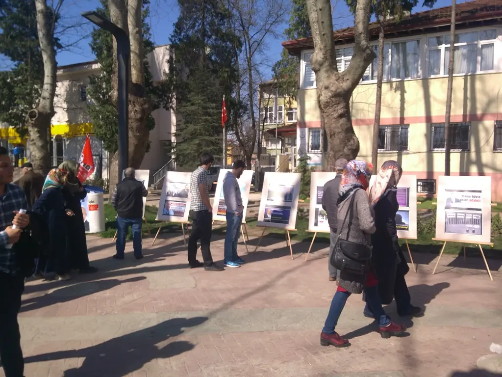 Haber: CHP'li Gençlerden Dünya Hukuk Günü etkinliği - Galeri-1