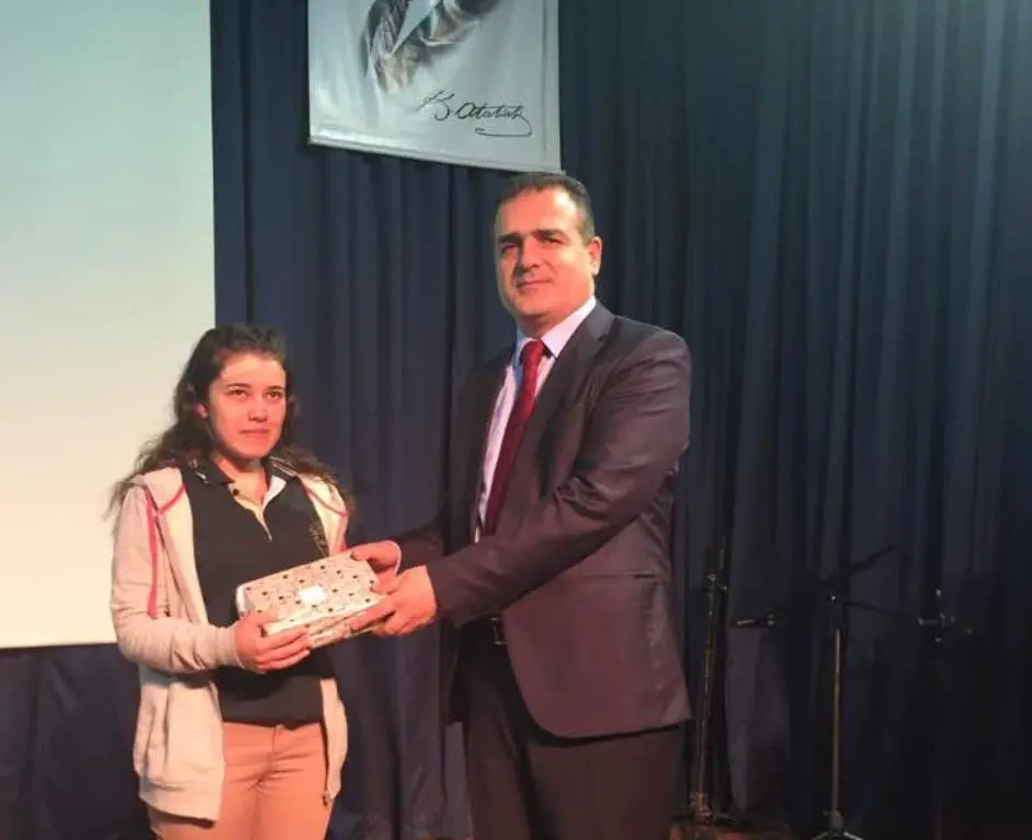 Haber: Öğrenciler İstiklal Marşının Kabulü programı düzenledi - Galeri-4