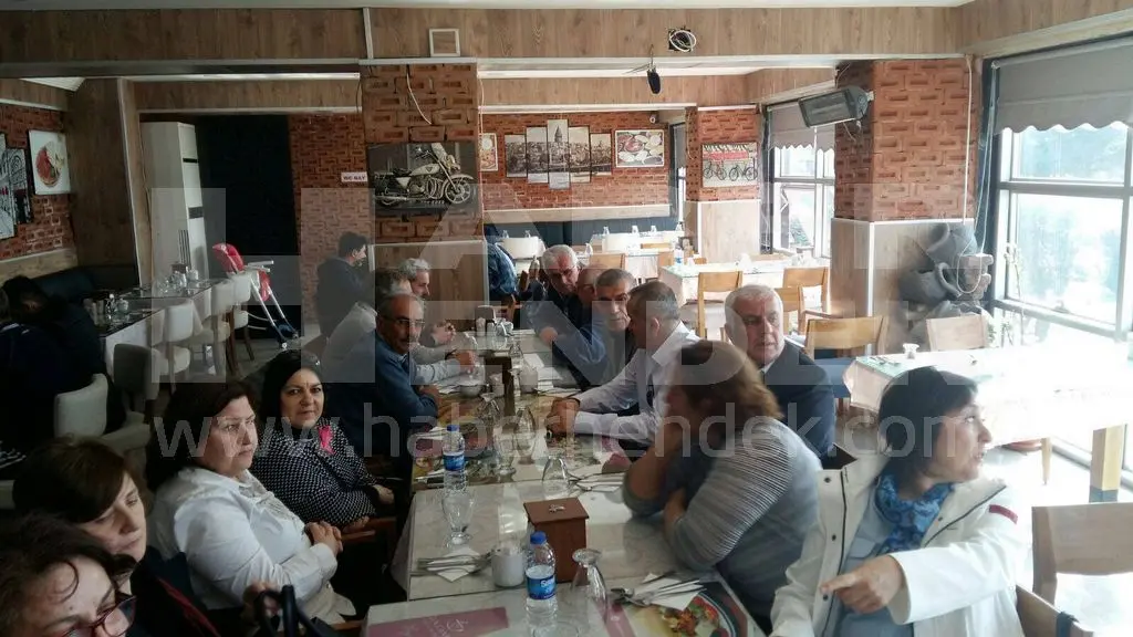 Haber: Hendek Lisesi 1977 Mezunları Anılarını Tazelediler - Galeri-2