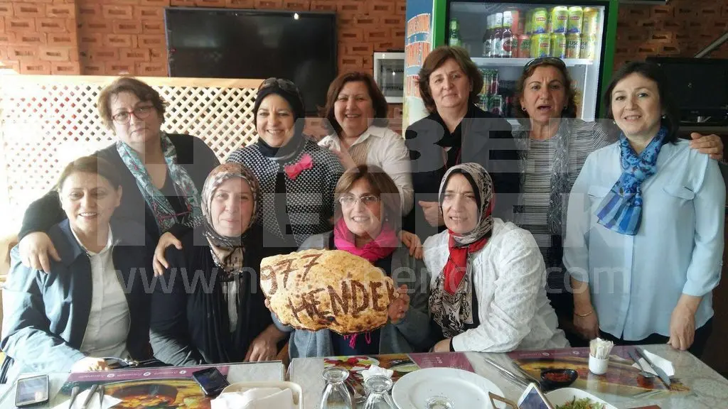 Haber: Hendek Lisesi 1977 Mezunları Anılarını Tazelediler - Galeri-1