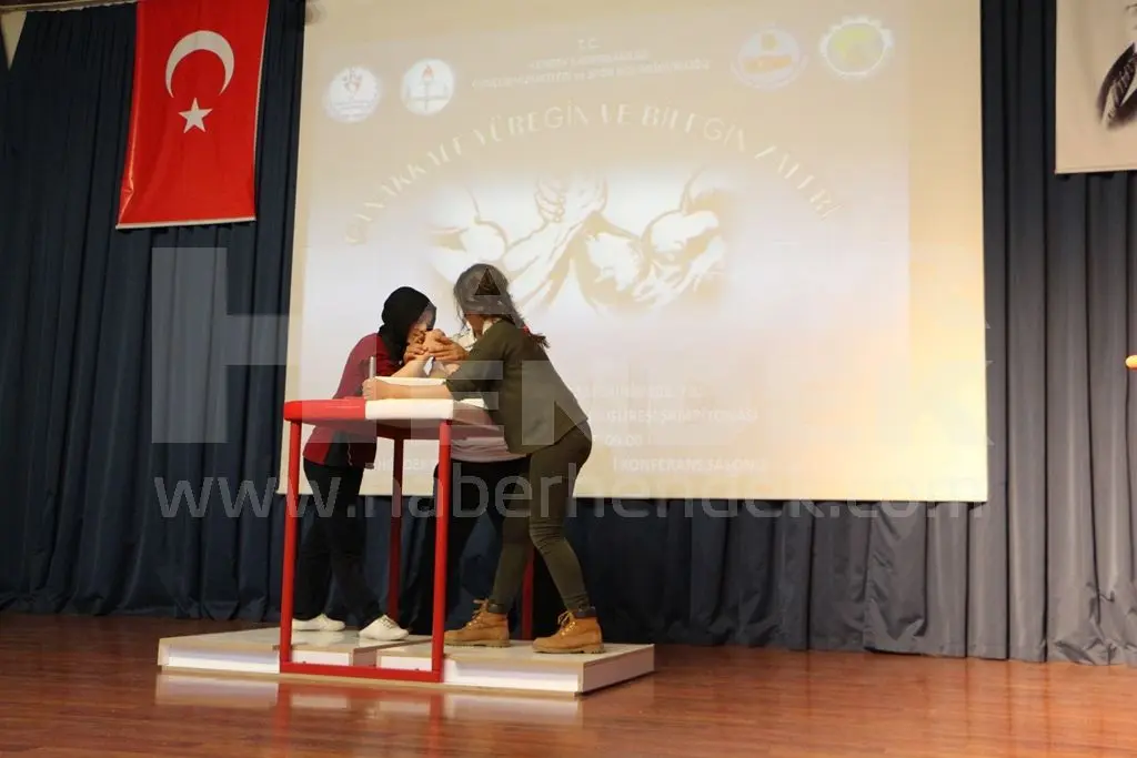 Haber: Bilek Güreşinde Öğrencilerden Kıyasıya Mücadele - Galeri-4