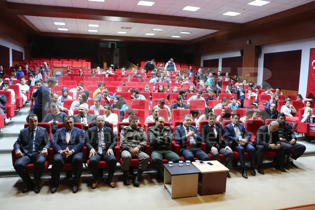 Haber: Bilek Güreşinde Öğrencilerden Kıyasıya Mücadele - Galeri-1