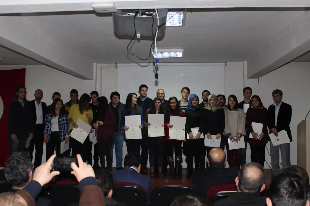 Haber: Hendek MYO’da Onur Öğrencileri Törenle Belgelerini Aldı - Galeri-4