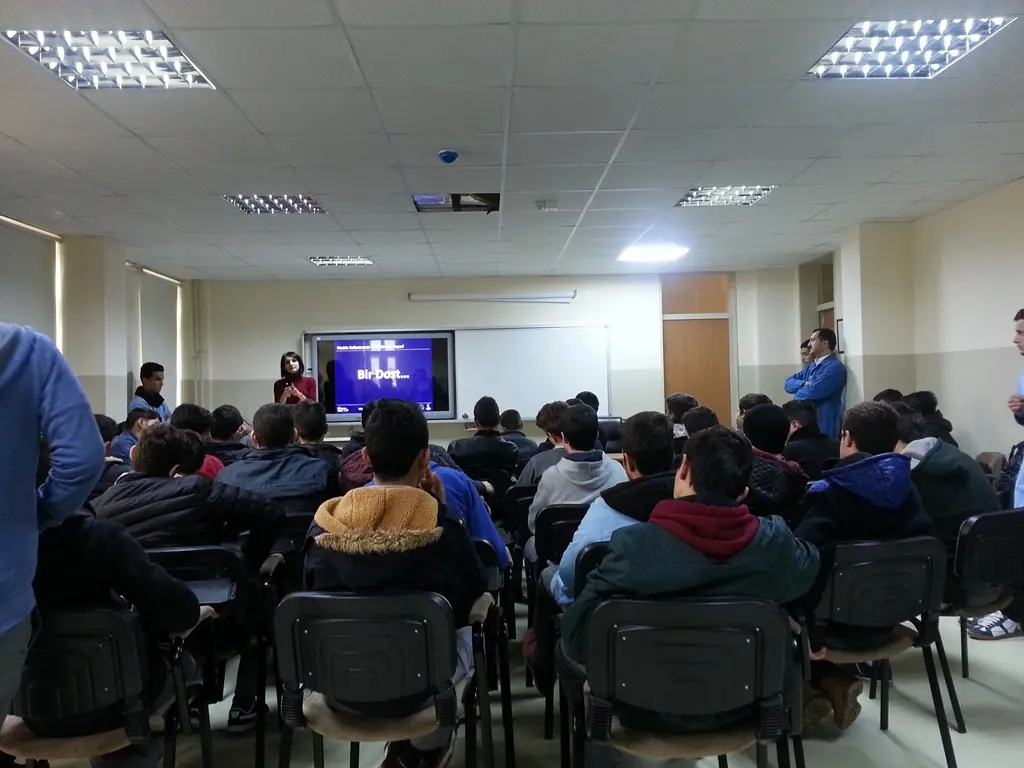 Haber: Uyuşturucu Seminerleri Ara Verilmeden Devam Ediyor - Öne Çıkan