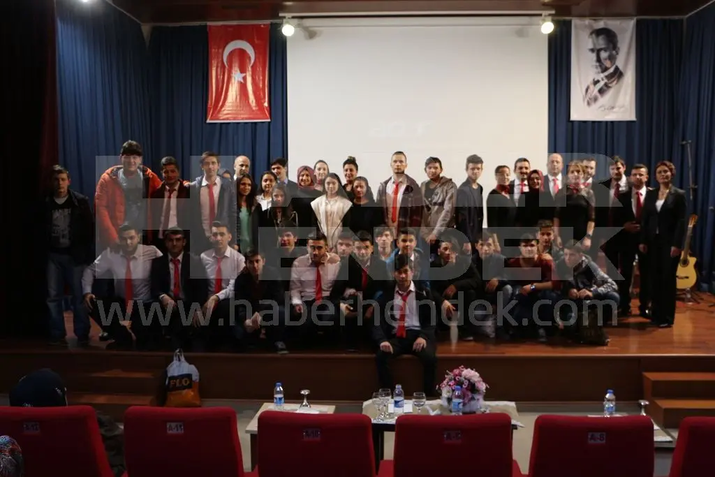 Haber: Çanakkale zaferi 101. Yıl etkinlikleri ile kutlandı - Galeri-6