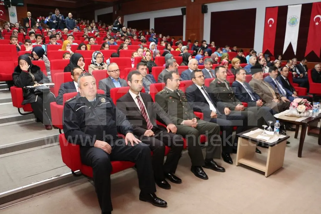 Haber: Çanakkale zaferi 101. Yıl etkinlikleri ile kutlandı - Galeri-2