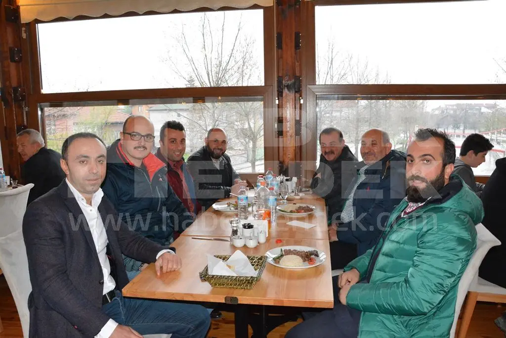 Haber: Tutkunlar Yapı 18. Yılını Yemekle Kutladı - Galeri-2