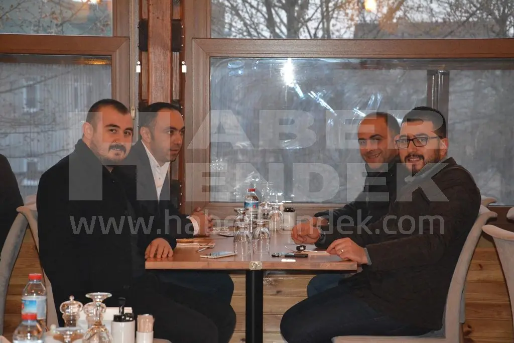 Haber: Tutkunlar Yapı 18. Yılını Yemekle Kutladı - Galeri-9
