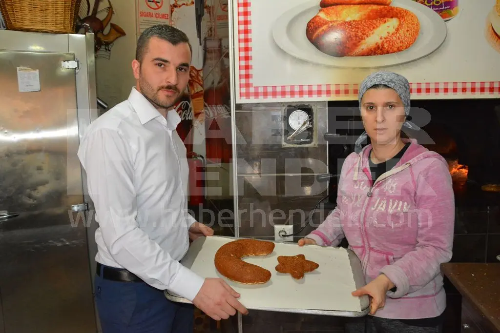 Haber: Hendek’te Osmanlı Simit Fırınından Ay Yıldızlı Tepki - Galeri-1
