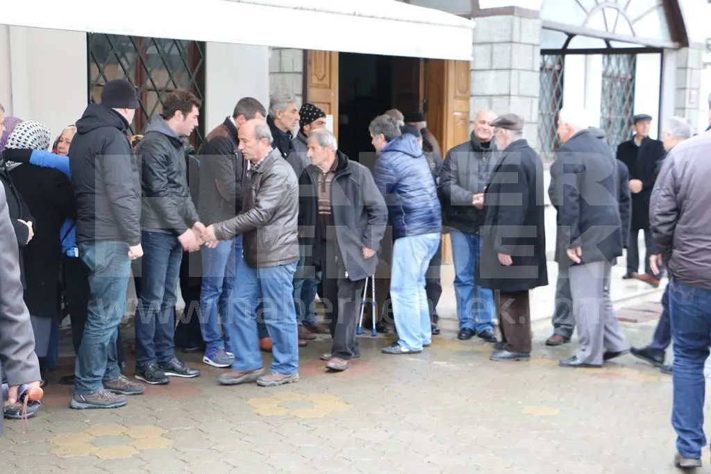 Haber: Anahtarcı Şükrü Son Yolculuğuna Uğurlandı - Galeri-2