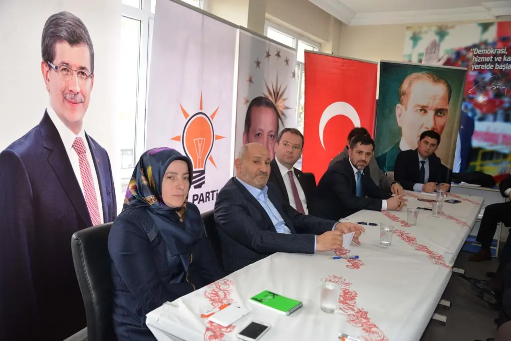 Haber: AK Parti Hendek İlçe Teşkilatı toplandı - Galeri-1